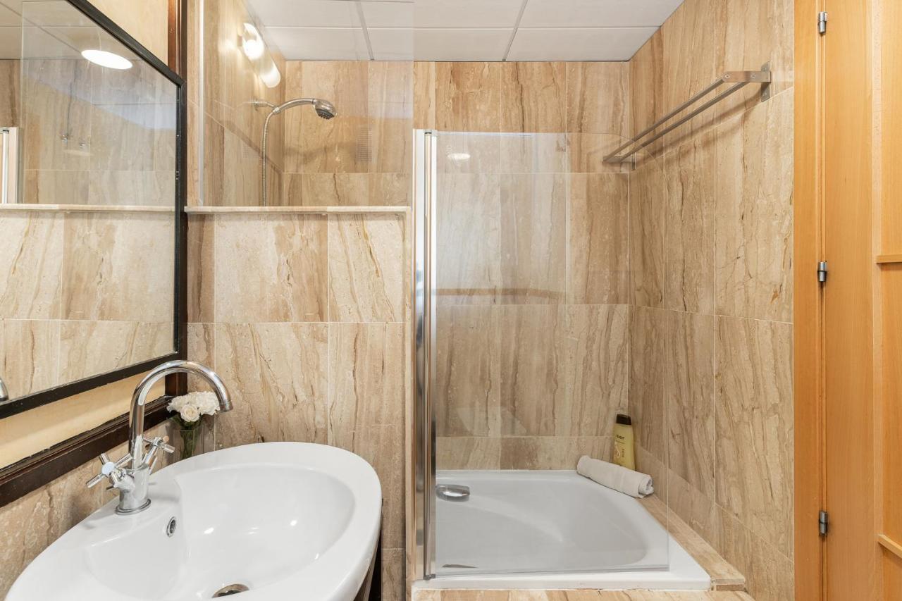Monko Malibu Apartment ตอร์เรโมลิโนส ภายนอก รูปภาพ